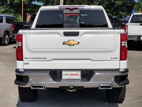 Used 2021 Chevrolet Silverado 1500 LTZ w/ Technology Package AWD/4WD image 5