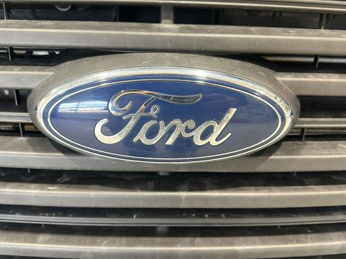 Used 2018 Ford Transit 350 XL image 25