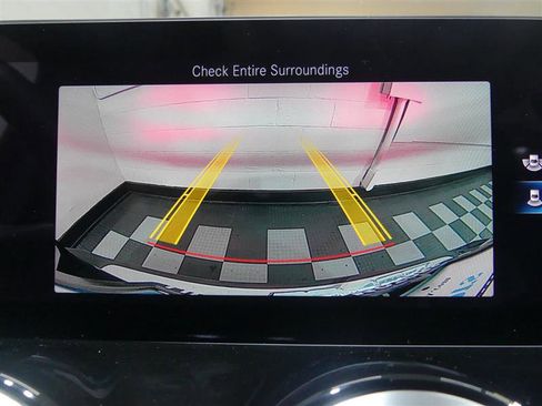 Used 2020 Mercedes-Benz GLB 250 4MATIC image 15