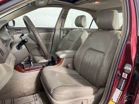 Used 2005 Toyota Camry XLE image 4