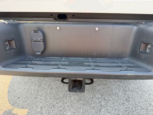 Used 2024 Nissan Frontier SV w/ SV Convenience Package AWD/4WD image 13
