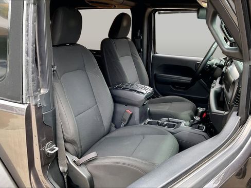 Used 2018 Jeep Wrangler Sport AWD/4WD image 9