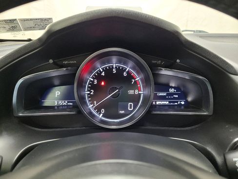 Used 2018 MAZDA MAZDA3 Grand Touring FWD image 23