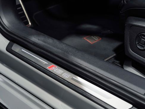 Used 2022 Audi RS 6 image 31