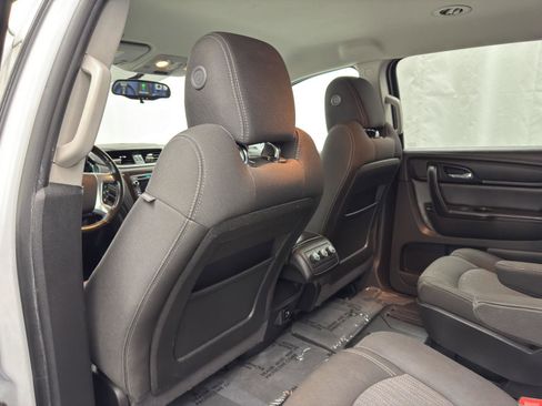 Used 2017 Chevrolet Traverse LT w/ Style and Technology Package image 29