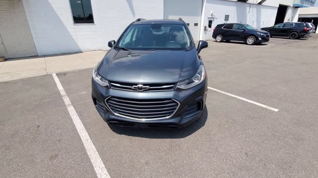Certified 2018 Chevrolet Trax LT w/ LT Convenience Package FWD image 3