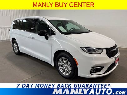 Used 2024 Chrysler Pacifica Touring-L