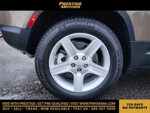 Used 2020 Land Rover Defender 110 SE image 9