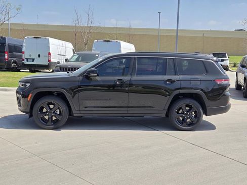 New 2026 Jeep Grand Cherokee L Limited w/ Limited Altitude Package RWD image 2