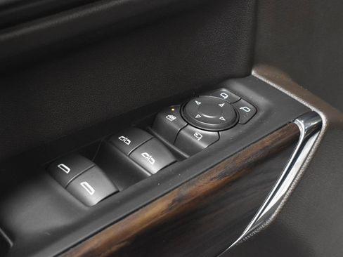 Used 2020 GMC Sierra 1500 SLT w/ X31 Off-Road Package image 11