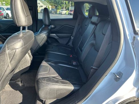Used 2020 Jeep Cherokee Limited AWD/4WD image 11