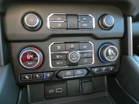 Certified 2024 Chevrolet Tahoe High Country w/ Advanced Technology Package AWD/4WD image 33