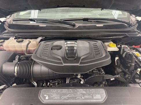 Used 2024 Jeep Wagoneer Series III AWD/4WD image 42