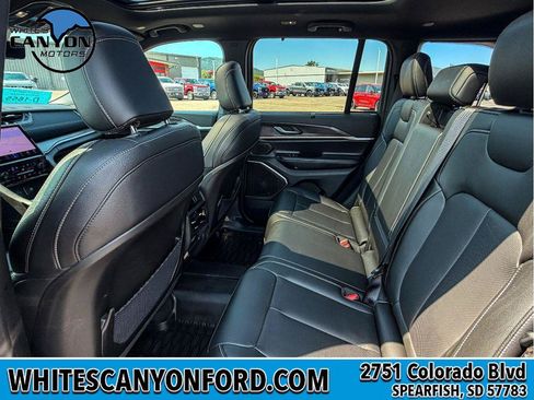 Used 2025 Jeep Grand Cherokee Limited 4xe AWD/4WD image 9