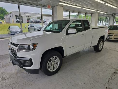 Used 2022 Chevrolet Colorado LT w/ Fleet Safety Package RWD image 2