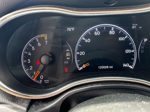 Used 2017 Jeep Grand Cherokee Limited image 24