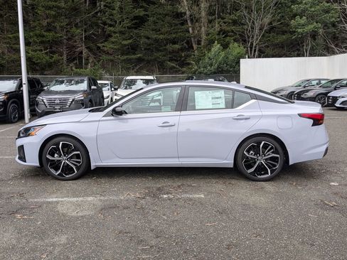 New 2025 Nissan Altima 2.5 SR w/ SR Premium Package image 8