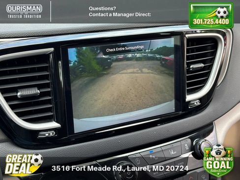 Used 2023 Chrysler Pacifica Touring-L FWD image 12