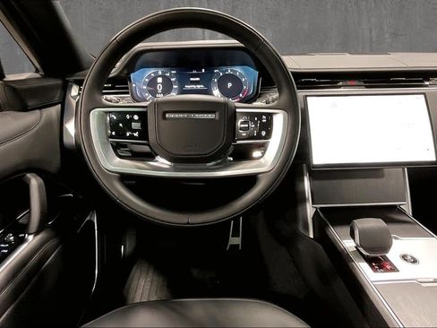 Used 2025 Land Rover Range Rover SE AWD/4WD image 8