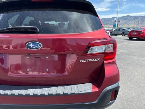 Used 2019 Subaru Outback 2.5i Limited w/ Popular Package #2 AWD/4WD image 6