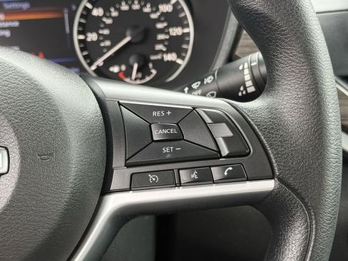 Used 2025 Nissan Altima 2.5 SV FWD image 11