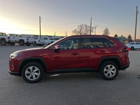 Used 2021 Toyota RAV4 LE AWD/4WD image 8