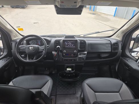 Used 2024 RAM ProMaster 2500 w/ Convenience Group FWD image 13