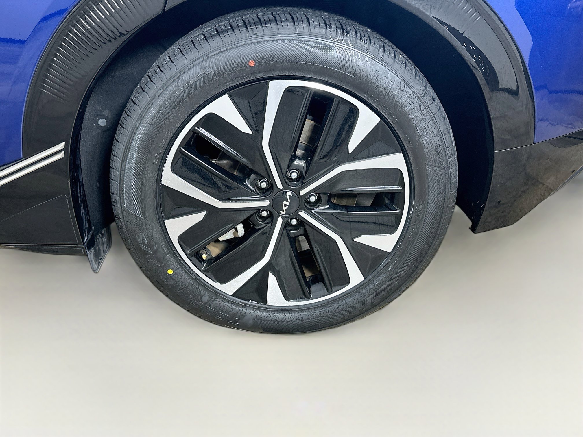 Used 2023 Kia EV6 Wind AWD/4WD image 11