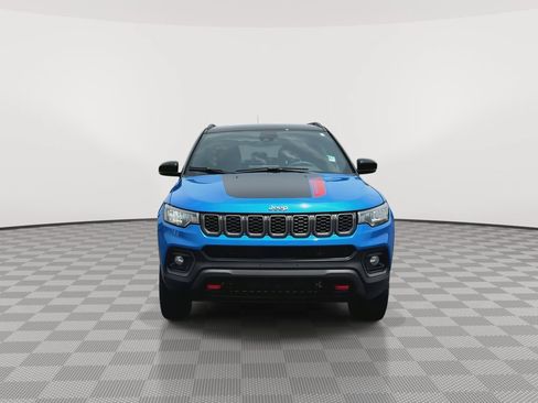 Used 2025 Jeep Compass Trailhawk AWD/4WD image 3