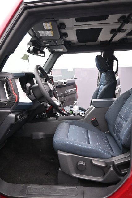 Used 2025 Ford Bronco Heritage Edition AWD/4WD image 15