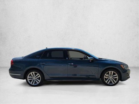 Used 2019 Volkswagen Passat 2.0T Wolfsburg w/ Wheels & Sunroof Package FWD image 4