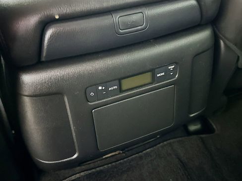 Used 2022 Nissan Armada SV w/ SV Appearance Package AWD/4WD image 32