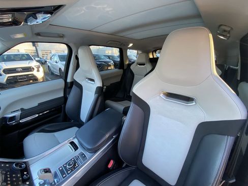 Used 2020 Land Rover Range Rover Sport SVR image 25