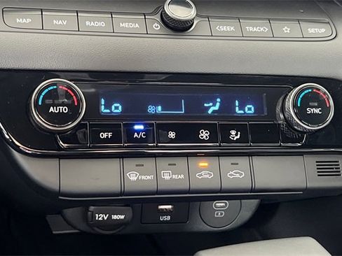 New 2025 Hyundai Elantra SEL image 20