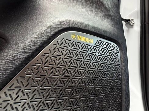 Used 2025 Mitsubishi Outlander SEL image 8