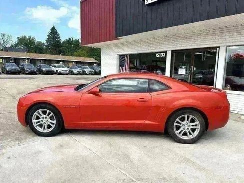 Used 2013 Chevrolet Camaro LT image 2