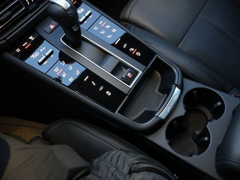 Used 2025 Porsche Macan S image 25