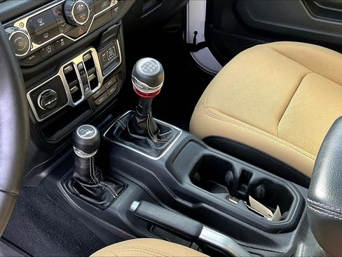 Used 2018 Jeep Wrangler Unlimited Sahara w/ LED Lighting Group image 19