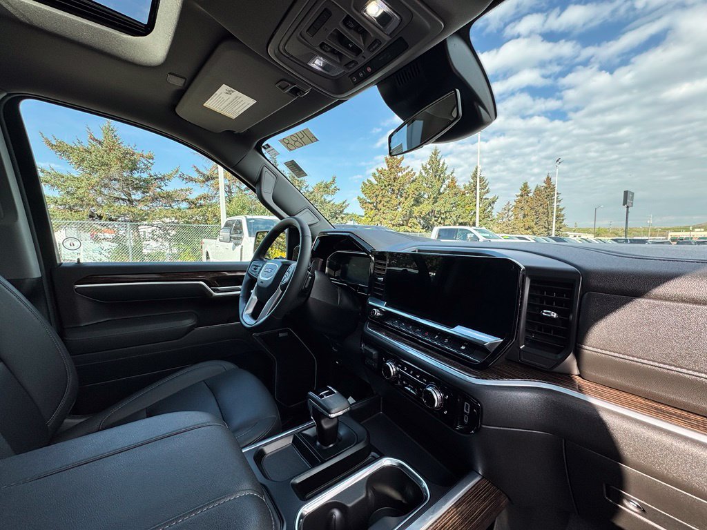 Used 2026 GMC Sierra 1500 Elevation w/ Elevation Premium Package AWD/4WD image 41