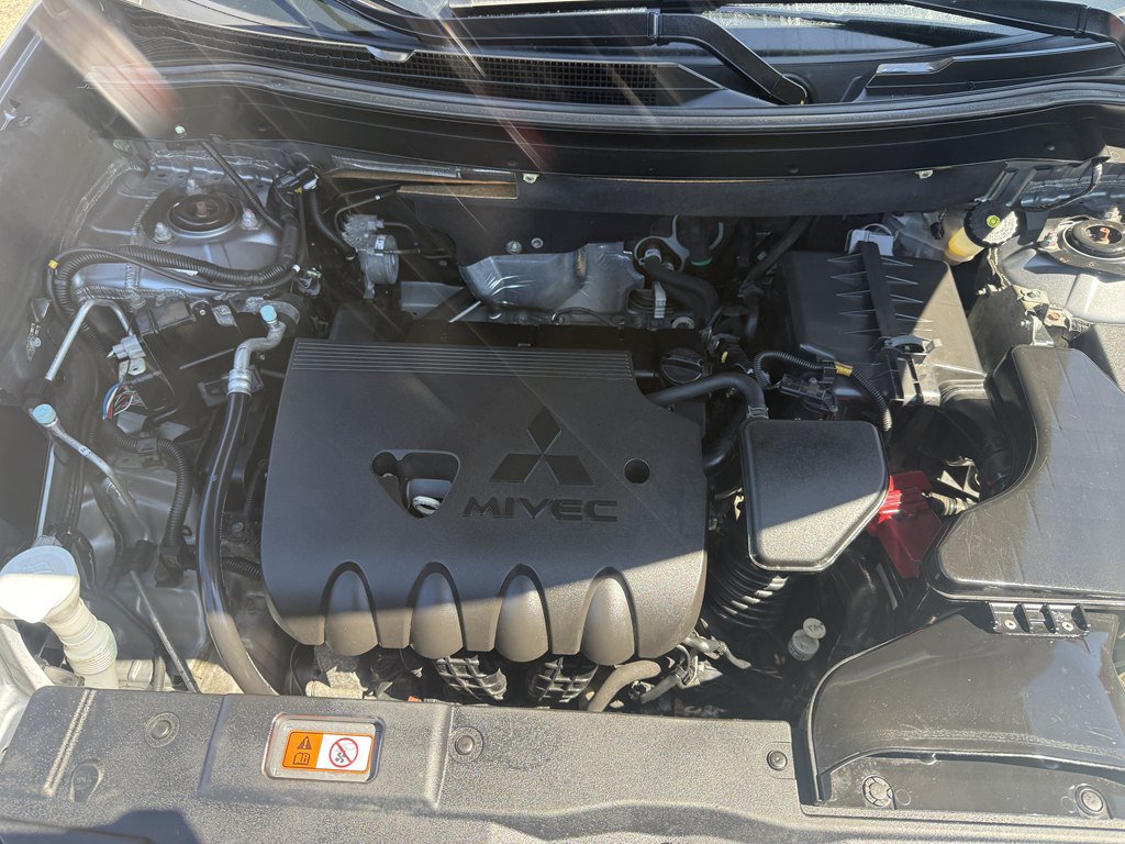 Used 2016 Mitsubishi Outlander SE AWD/4WD image 21