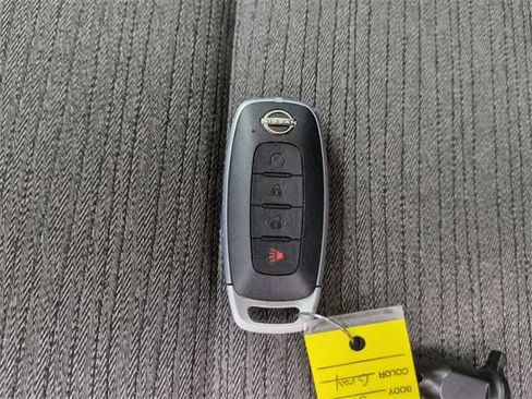 Used 2023 Nissan Rogue SV image 36