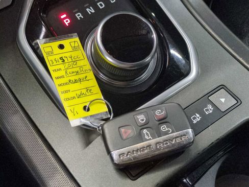 Used 2019 Land Rover Range Rover Evoque SE image 31