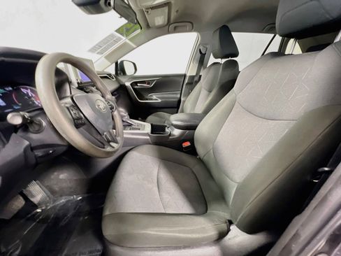 Used 2025 Toyota RAV4 XLE FWD image 15