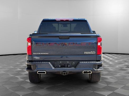 Used 2022 Chevrolet Silverado 1500 High Country w/ High Country Premium Package AWD/4WD image 3