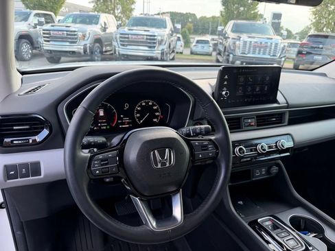 Used 2025 Honda Pilot EX-L image 15