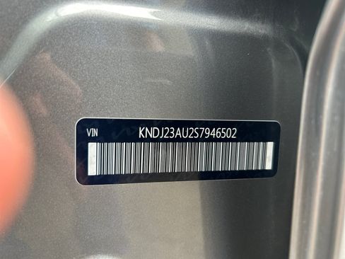 Used 2025 Kia Soul LX w/ LX Technology Package FWD image 35