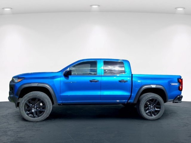 Used 2024 Chevrolet Colorado Trail Boss w/ Technology Package AWD/4WD image 4