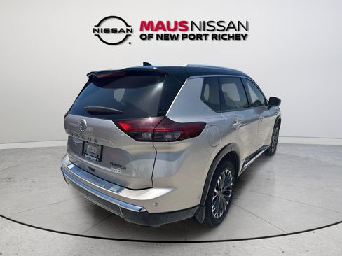 Certified 2024 Nissan Rogue Platinum FWD image 12