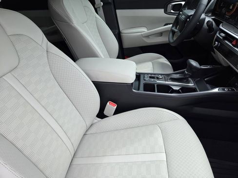 New 2026 Kia Sorento S FWD image 11