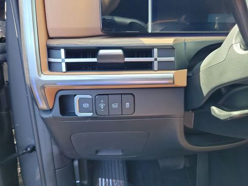 Used 2025 Hyundai Santa Fe Limited image 14